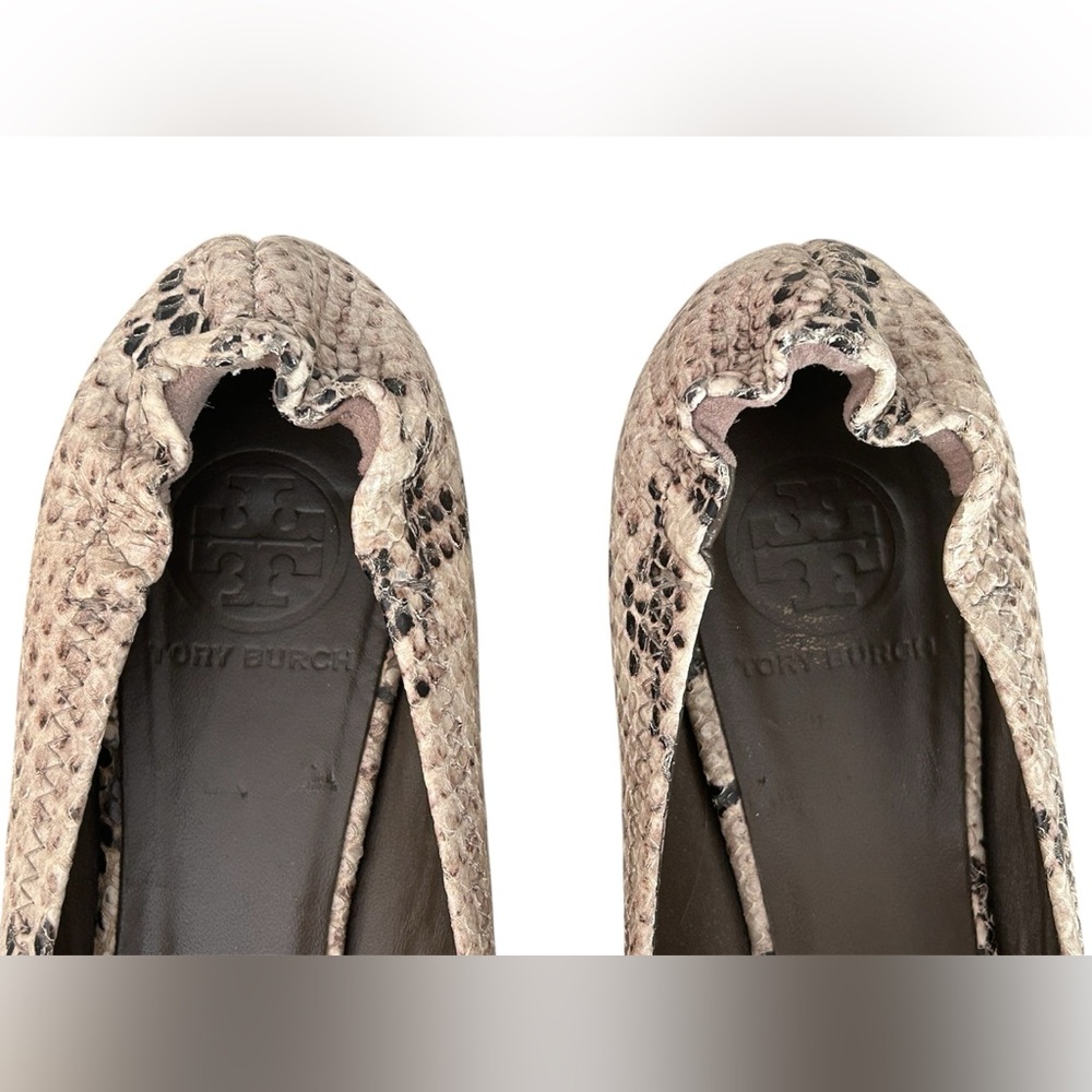 Tory Burch Reva Snakeskin Flats Ballet Beige Brown Gold Logo Size 7.5 - Picture 8 of 16
